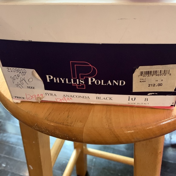 Phyllis Poland Leather Mule - Picture 6 of 8